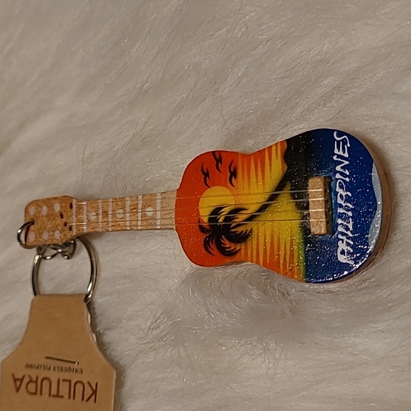 Handmade Guitar Keychain - Picture 2 of 2